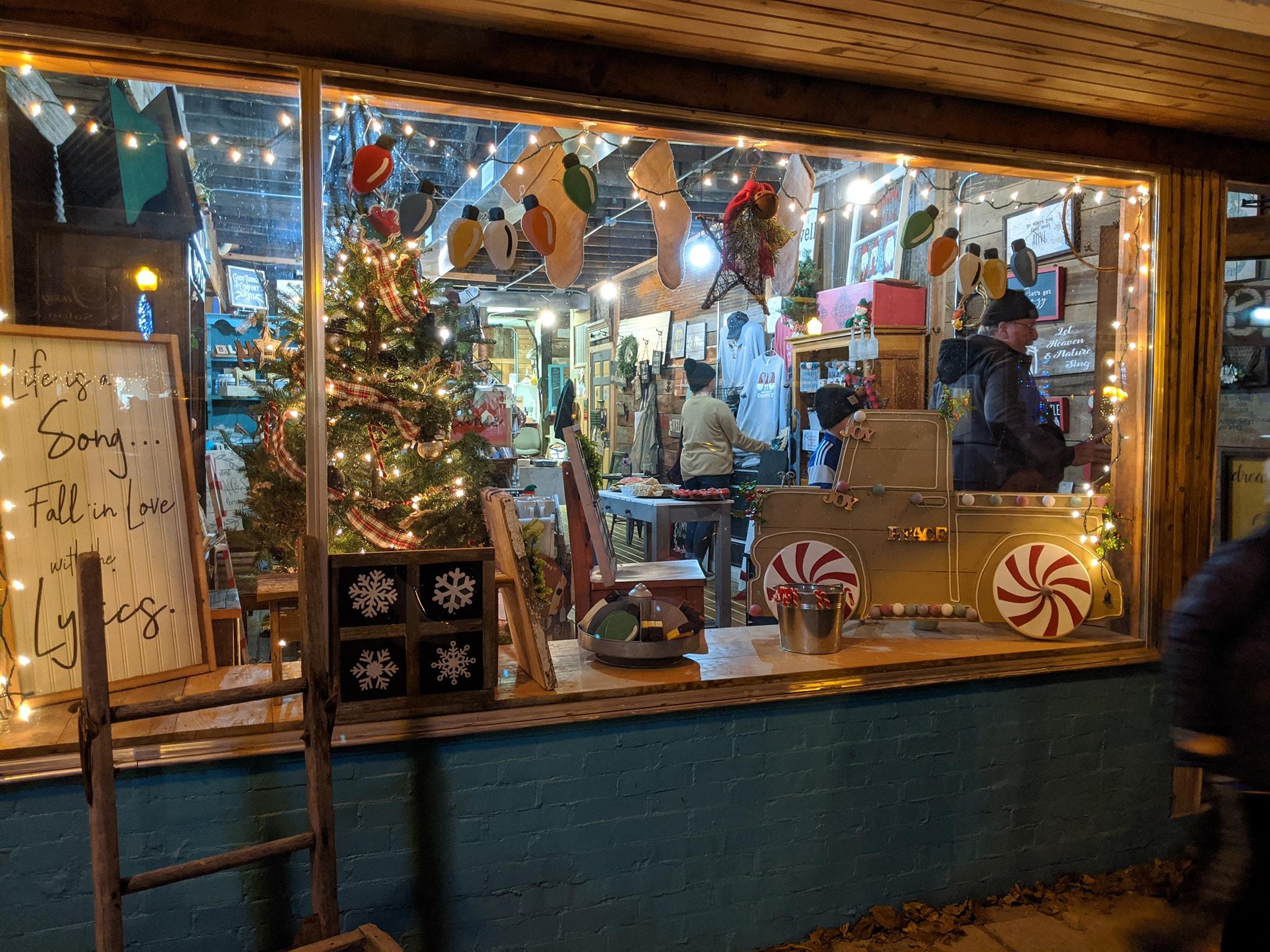 Christmas Window Walk Wilton Chamber & Development Alliance